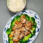 Best Sesame Chicken in CLEVELAND, OH